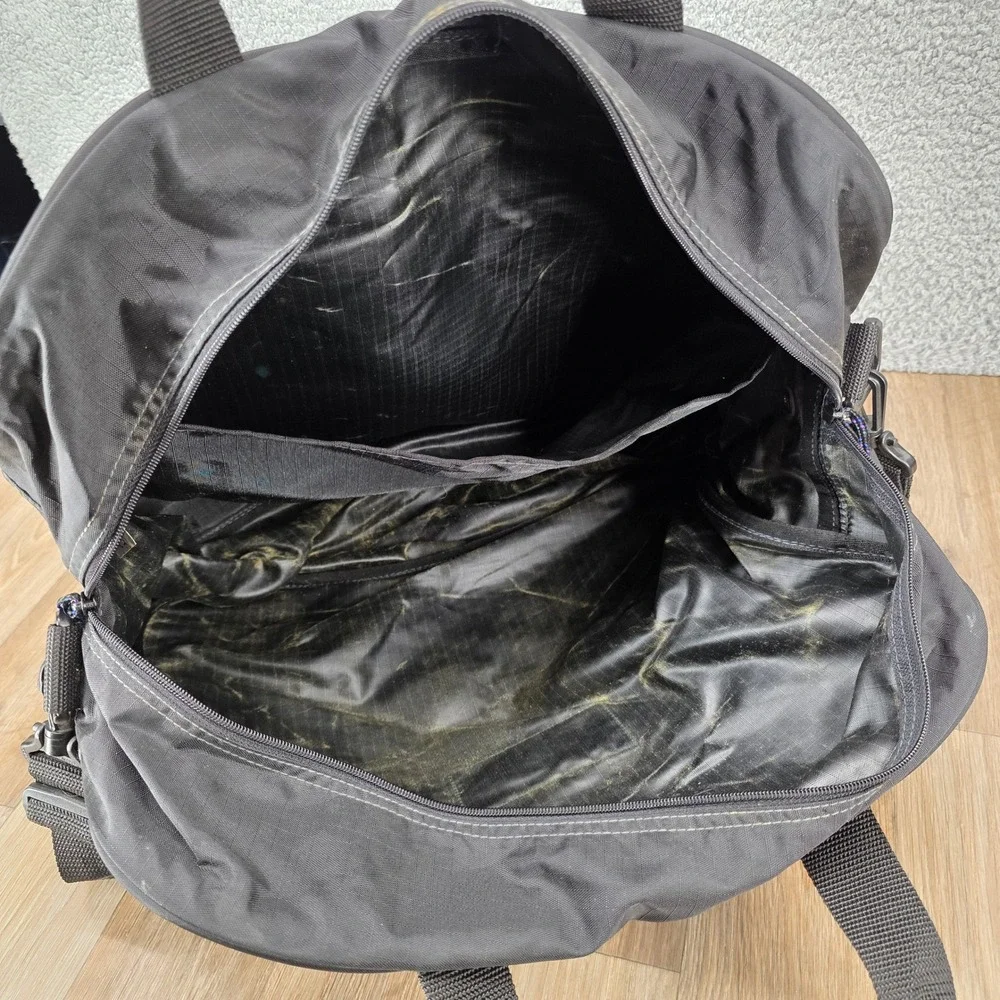 LL Bean Vintage Black Nylon‎ Shoulder Bag Messenger Mountain Logo Ripstop